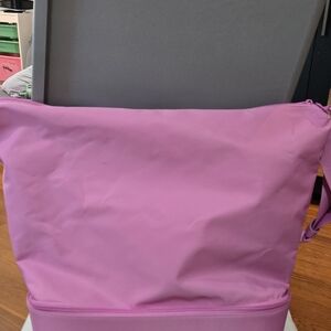 Beis Crescent Weekender Berry